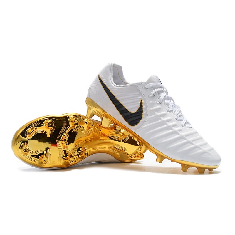 chaussure de foot nike crampon en fer